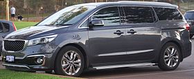 2015 Kia Carnival (YP) Platinum van (2016-04-07) 01.jpg